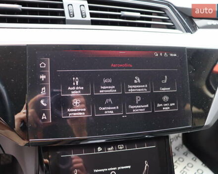 Чорний Ауді E-Tron, об'ємом двигуна 0 л та пробігом 86 тис. км за 29800 $, фото 29 на Automoto.ua