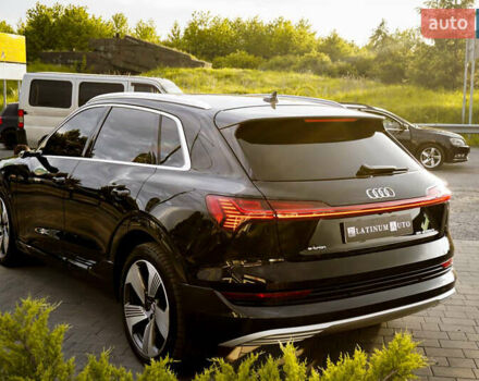Черный Ауди E-Tron, объемом двигателя 0 л и пробегом 50 тыс. км за 31900 $, фото 4 на Automoto.ua