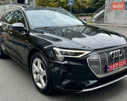 Чорний Ауді E-Tron, об'ємом двигуна 0 л та пробігом 204 тис. км за 21900 $, фото 9 на Automoto.ua