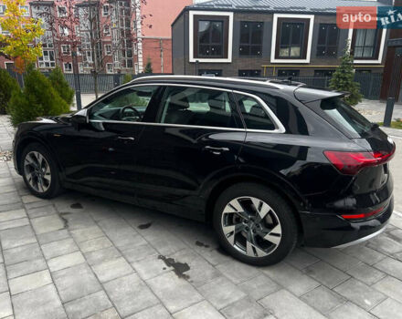 Чорний Ауді E-Tron, об'ємом двигуна 0 л та пробігом 133 тис. км за 27500 $, фото 3 на Automoto.ua