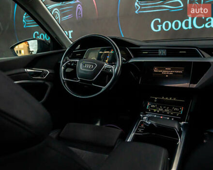 Черный Ауди E-Tron, объемом двигателя 0 л и пробегом 133 тыс. км за 28900 $, фото 63 на Automoto.ua