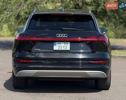 Чорний Ауді E-Tron, об'ємом двигуна 0 л та пробігом 75 тис. км за 31000 $, фото 12 на Automoto.ua