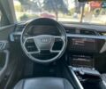 Чорний Ауді E-Tron, об'ємом двигуна 0 л та пробігом 115 тис. км за 24800 $, фото 8 на Automoto.ua
