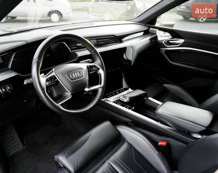 Черный Ауди E-Tron, объемом двигателя 0 л и пробегом 50 тыс. км за 31900 $, фото 18 на Automoto.ua