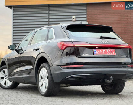 Ауді E-Tron 2019 у Рівному на Automoto.ua Чорний Ауді E-Tron, об'ємом двигуна 0 л та пробігом 220 тис. км за 23500 $, фото 13 на Automoto.ua