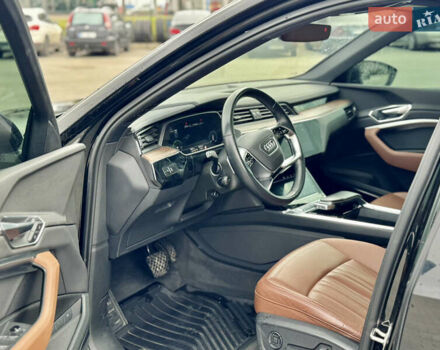 Черный Ауди E-Tron, объемом двигателя 0 л и пробегом 72 тыс. км за 25999 $, фото 16 на Automoto.ua