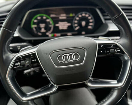 Чорний Ауді E-Tron, об'ємом двигуна 0 л та пробігом 142 тис. км за 23500 $, фото 18 на Automoto.ua