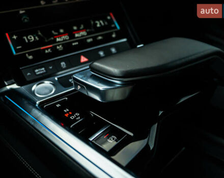 Чорний Ауді E-Tron, об'ємом двигуна 0 л та пробігом 100 тис. км за 31400 $, фото 80 на Automoto.ua