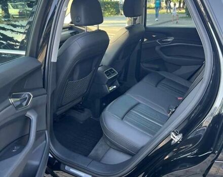 Чорний Ауді E-Tron, об'ємом двигуна 0 л та пробігом 115 тис. км за 24800 $, фото 10 на Automoto.ua