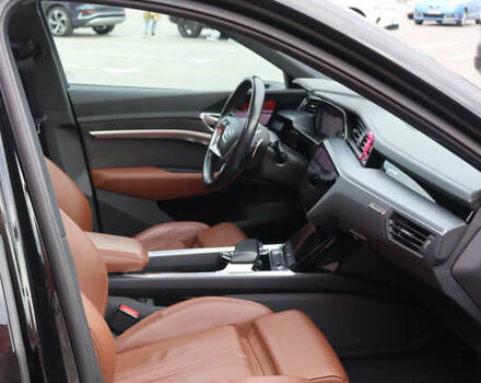 Черный Ауди E-Tron, объемом двигателя 0 л и пробегом 155 тыс. км за 37900 $, фото 17 на Automoto.ua