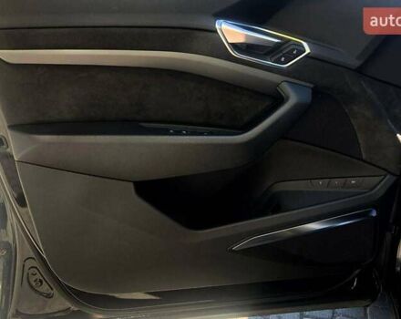 Чорний Ауді E-Tron, об'ємом двигуна 0 л та пробігом 91 тис. км за 32700 $, фото 7 на Automoto.ua