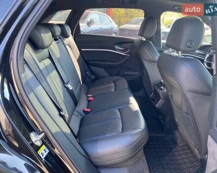 Черный Ауди E-Tron, объемом двигателя 0 л и пробегом 81 тыс. км за 34950 $, фото 27 на Automoto.ua