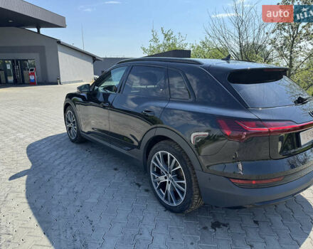 Чорний Ауді E-Tron, об'ємом двигуна 0 л та пробігом 95 тис. км за 32500 $, фото 2 на Automoto.ua