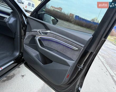 Черный Ауди E-Tron, объемом двигателя 0 л и пробегом 88 тыс. км за 29999 $, фото 79 на Automoto.ua