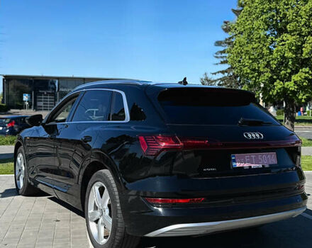 Черный Ауди E-Tron, объемом двигателя 0 л и пробегом 72 тыс. км за 33000 $, фото 12 на Automoto.ua