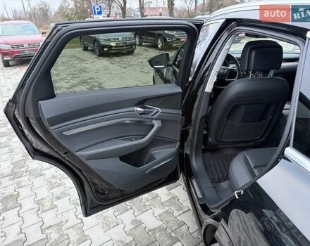 Черный Ауди E-Tron, объемом двигателя 0 л и пробегом 65 тыс. км за 29700 $, фото 26 на Automoto.ua