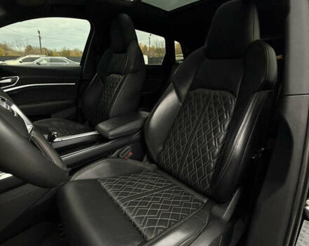 Чорний Ауді E-Tron, об'ємом двигуна 0 л та пробігом 162 тис. км за 28500 $, фото 58 на Automoto.ua