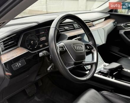 Чорний Ауді E-Tron, об'ємом двигуна 0 л та пробігом 76 тис. км за 31000 $, фото 28 на Automoto.ua