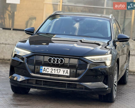 Чорний Ауді E-Tron, об'ємом двигуна 0 л та пробігом 63 тис. км за 26500 $, фото 2 на Automoto.ua