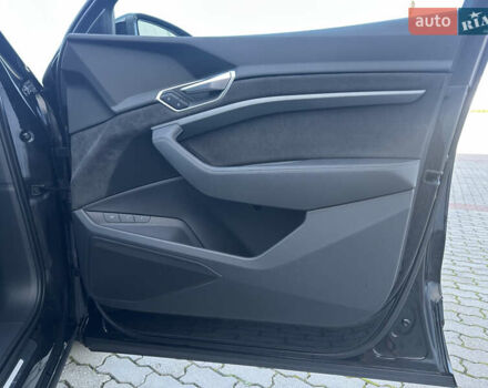 Черный Ауди E-Tron, объемом двигателя 0 л и пробегом 120 тыс. км за 28999 $, фото 27 на Automoto.ua