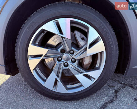 Чорний Ауді E-Tron, об'ємом двигуна 0 л та пробігом 118 тис. км за 19800 $, фото 10 на Automoto.ua