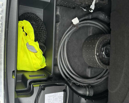 Черный Ауди E-Tron, объемом двигателя 0 л и пробегом 134 тыс. км за 27800 $, фото 49 на Automoto.ua