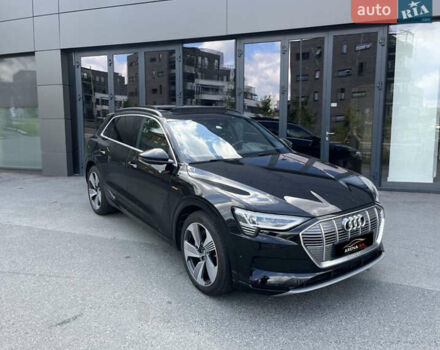 Чорний Ауді E-Tron, об'ємом двигуна 0 л та пробігом 150 тис. км за 27900 $, фото 5 на Automoto.ua