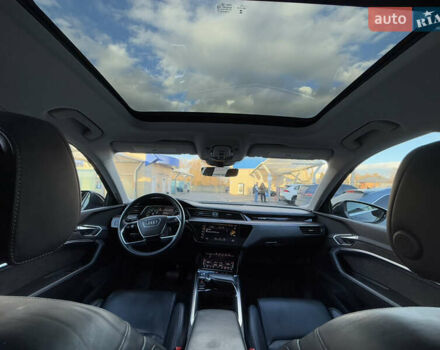 Чорний Ауді E-Tron, об'ємом двигуна 0 л та пробігом 63 тис. км за 26500 $, фото 52 на Automoto.ua