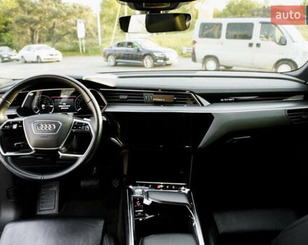 Черный Ауди E-Tron, объемом двигателя 0 л и пробегом 50 тыс. км за 31900 $, фото 21 на Automoto.ua