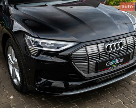 Чорний Ауді E-Tron, об'ємом двигуна 0 л та пробігом 100 тис. км за 31400 $, фото 21 на Automoto.ua