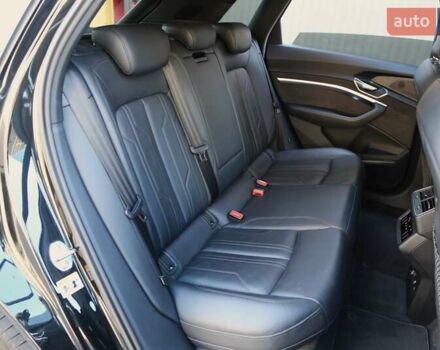 Черный Ауди E-Tron, объемом двигателя 0 л и пробегом 140 тыс. км за 31900 $, фото 9 на Automoto.ua