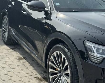 Черный Ауди E-Tron, объемом двигателя 0 л и пробегом 40 тыс. км за 37900 $, фото 3 на Automoto.ua