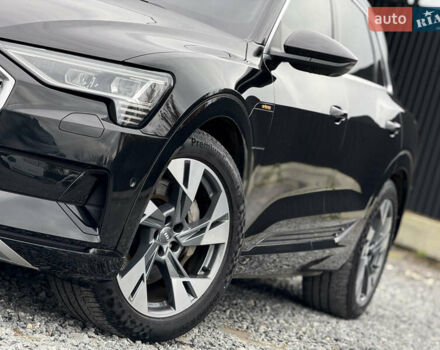 Черный Ауди E-Tron, объемом двигателя 0 л и пробегом 77 тыс. км за 30900 $, фото 5 на Automoto.ua