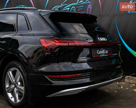 Чорний Ауді E-Tron, об'ємом двигуна 0 л та пробігом 100 тис. км за 31400 $, фото 9 на Automoto.ua