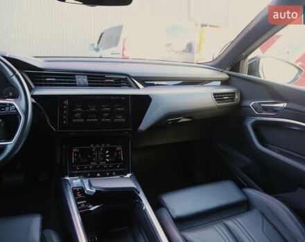 Черный Ауди E-Tron, объемом двигателя 0 л и пробегом 140 тыс. км за 31900 $, фото 14 на Automoto.ua