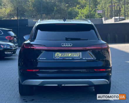 Чорний Ауді E-Tron, об'ємом двигуна 95 л та пробігом 173 тис. км за 28000 $, фото 4 на Automoto.ua