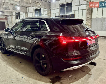 Черный Ауди E-Tron, объемом двигателя 0 л и пробегом 72 тыс. км за 25999 $, фото 10 на Automoto.ua