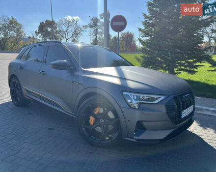 Черный Ауди E-Tron, объемом двигателя 0 л и пробегом 182 тыс. км за 25900 $, фото 7 на Automoto.ua