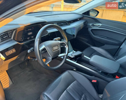 Черный Ауди E-Tron, объемом двигателя 0 л и пробегом 88 тыс. км за 28000 $, фото 5 на Automoto.ua