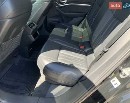 Чорний Ауді E-Tron, об'ємом двигуна 0 л та пробігом 65 тис. км за 33000 $, фото 25 на Automoto.ua