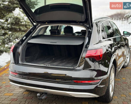 Чорний Ауді E-Tron, об'ємом двигуна 0 л та пробігом 140 тис. км за 26000 $, фото 45 на Automoto.ua