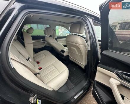 Чорний Ауді E-Tron, об'ємом двигуна 0 л та пробігом 97 тис. км за 19000 $, фото 5 на Automoto.ua