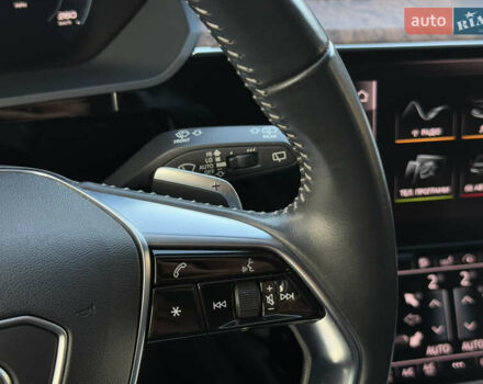 Чорний Ауді E-Tron, об'ємом двигуна 0 л та пробігом 63 тис. км за 26500 $, фото 84 на Automoto.ua