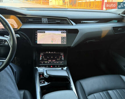 Черный Ауди E-Tron, объемом двигателя 0 л и пробегом 88 тыс. км за 28000 $, фото 6 на Automoto.ua