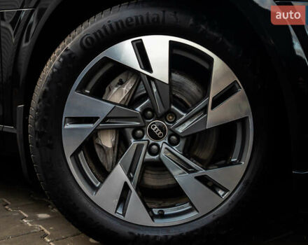 Черный Ауди E-Tron, объемом двигателя 0 л и пробегом 133 тыс. км за 28900 $, фото 2 на Automoto.ua