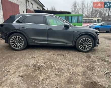 Чорний Ауді E-Tron, об'ємом двигуна 0 л та пробігом 97 тис. км за 19000 $, фото 4 на Automoto.ua