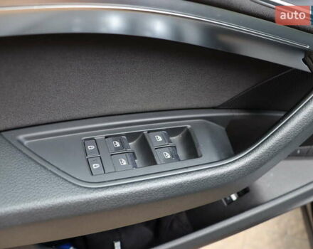 Чорний Ауді E-Tron, об'ємом двигуна 0 л та пробігом 86 тис. км за 29800 $, фото 14 на Automoto.ua