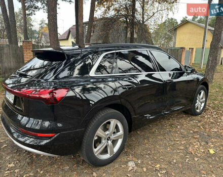 Ауді E-Tron 2019 у Ирпене на Automoto.ua Чорний Ауді E-Tron, об'ємом двигуна 0 л та пробігом 71 тис. км за 38300 $, фото 7 на Automoto.ua