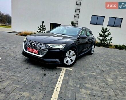 Чорний Ауді E-Tron, об'ємом двигуна 0 л та пробігом 135 тис. км за 22900 $, фото 17 на Automoto.ua