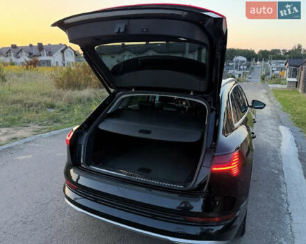 Чорний Ауді E-Tron, об'ємом двигуна 0 л та пробігом 201 тис. км за 23500 $, фото 14 на Automoto.ua